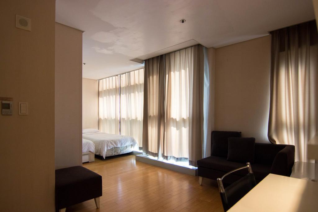 Apartment Casaville Residence Shinchon Seoul