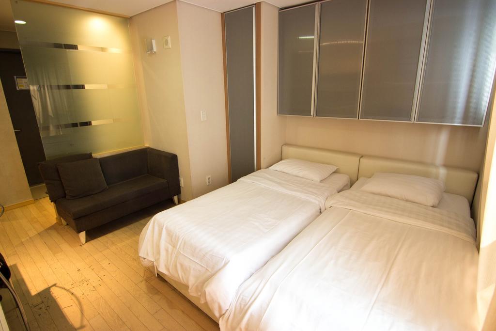 Apartment Casaville Residence Shinchon Seoul