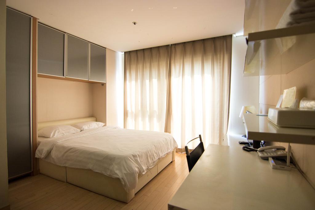 Apartment Casaville Residence Shinchon *