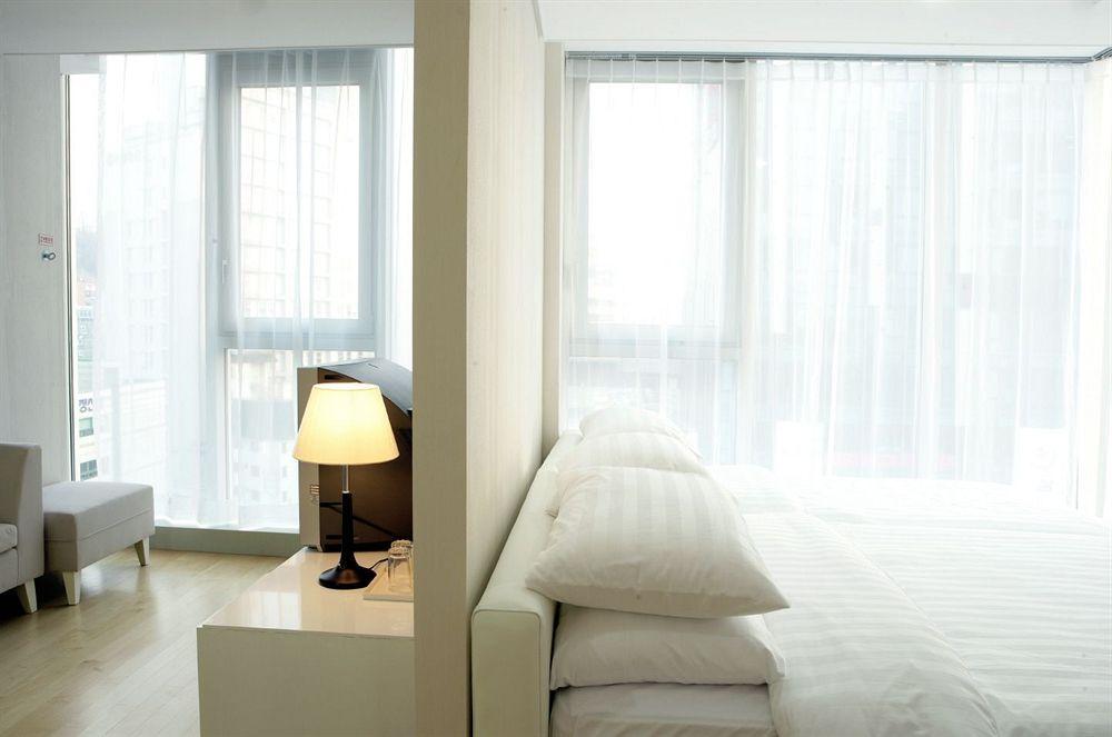 Apartment Casaville Residence Shinchon Seoul
