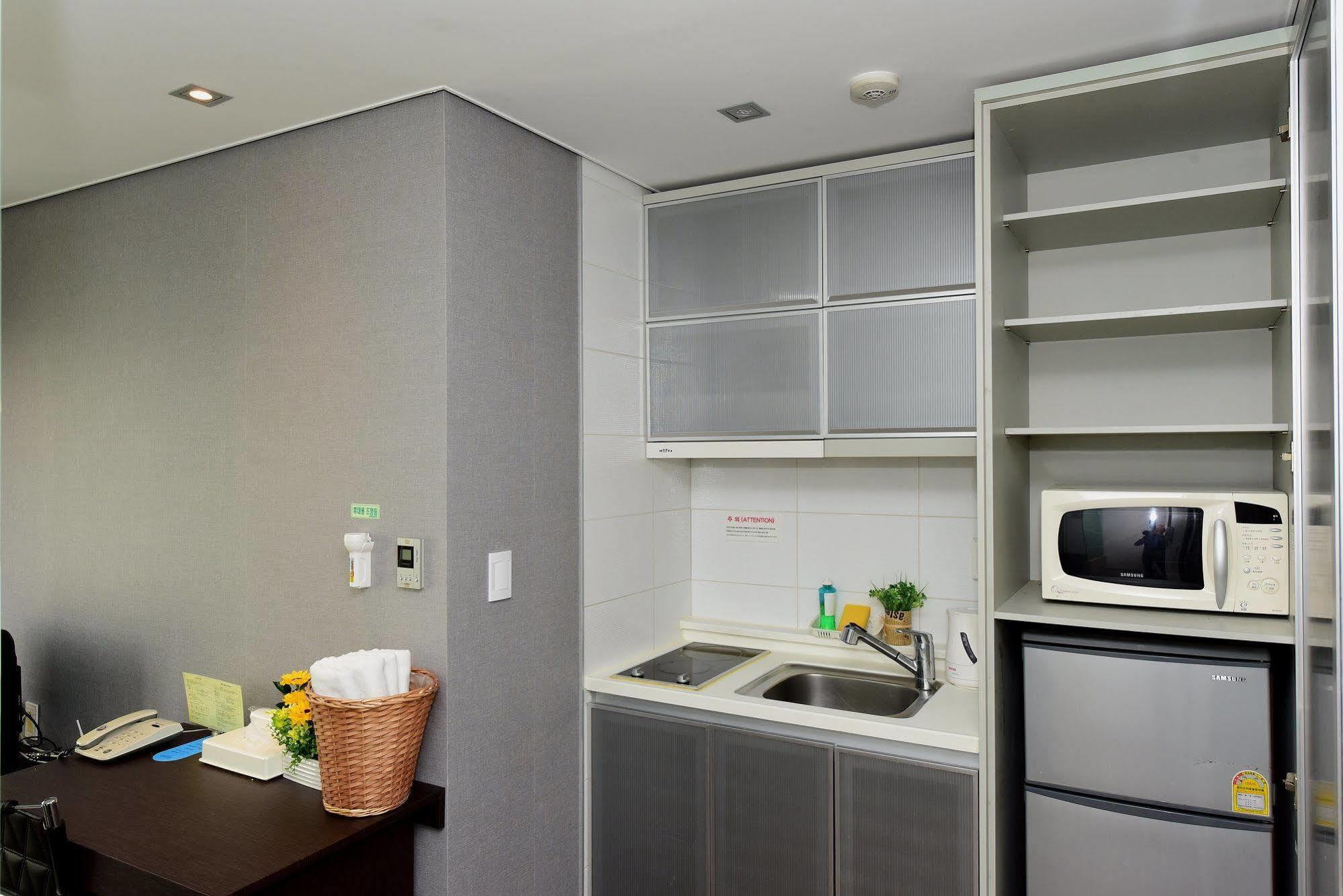 Apartment Casaville Residence Shinchon Seoul