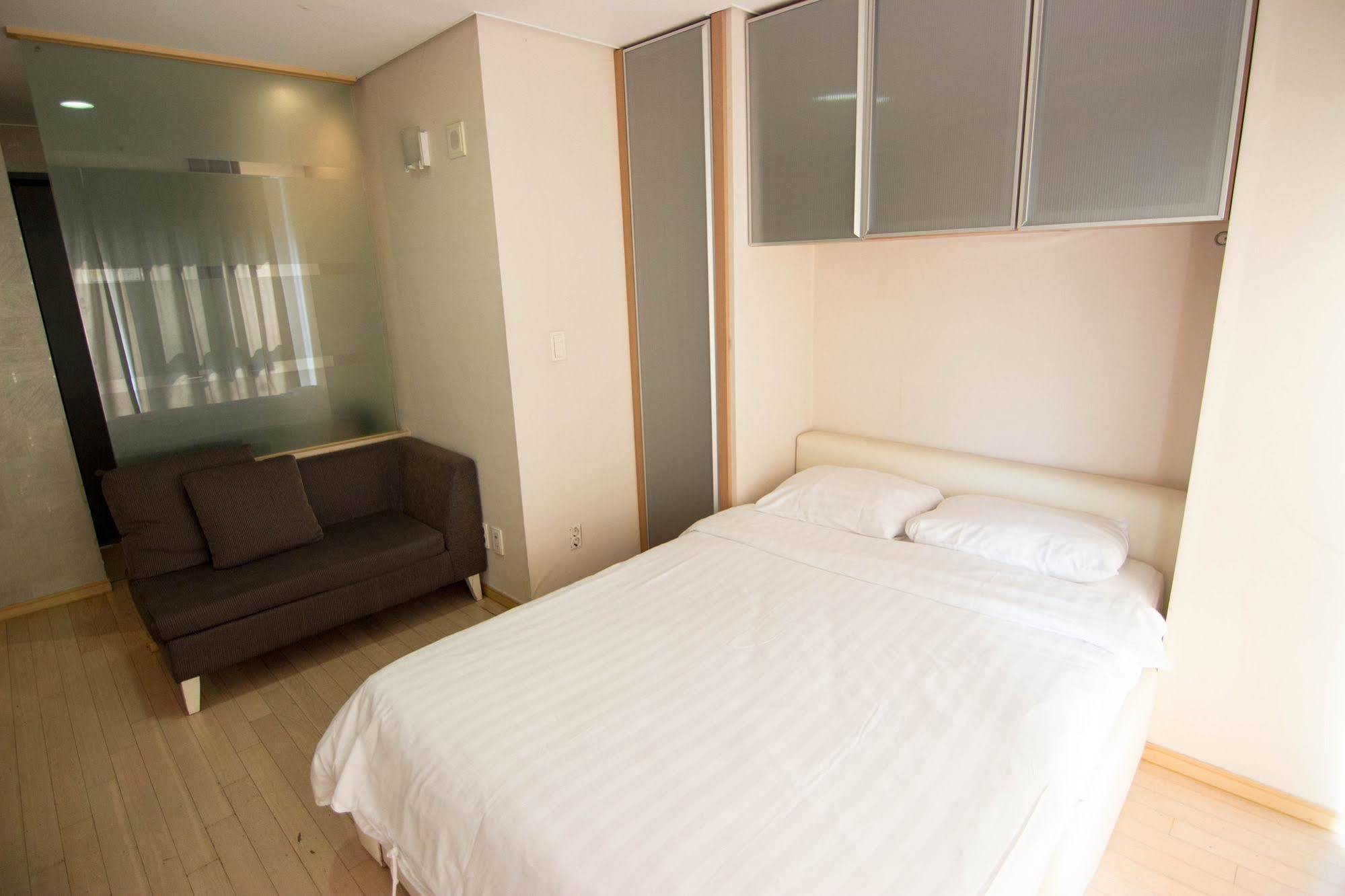 Casaville Residence Shinchon Apartment