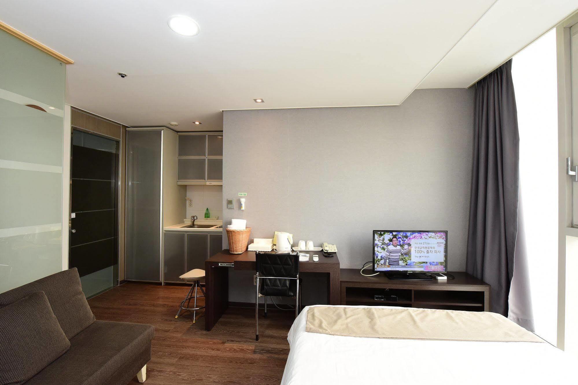 Apartment Casaville Residence Shinchon *