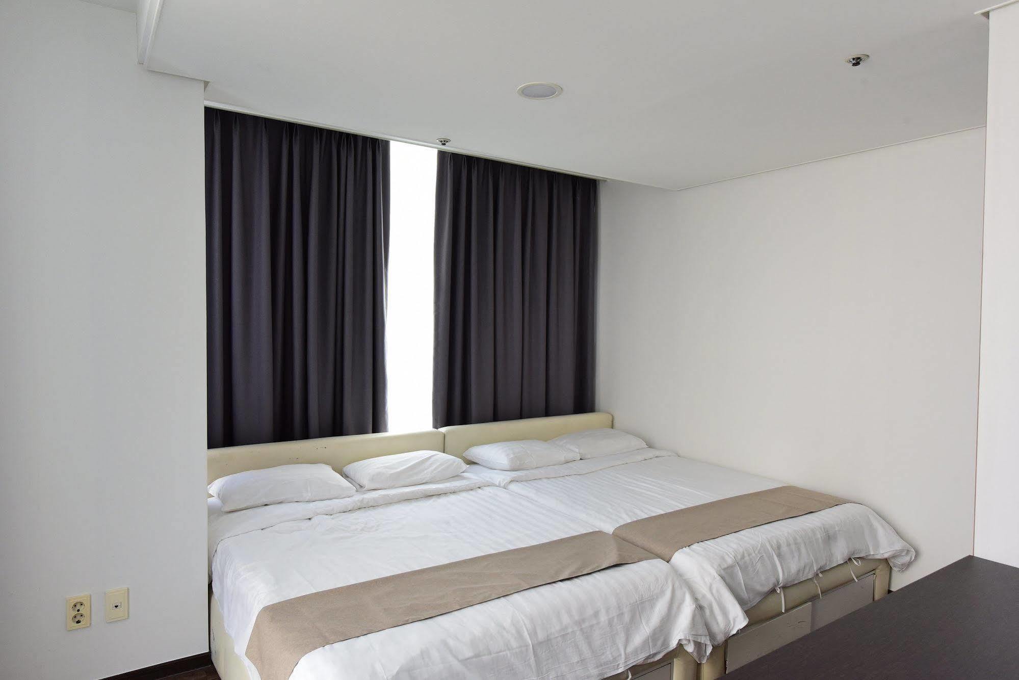 Casaville Residence Shinchon Apartment Seoul