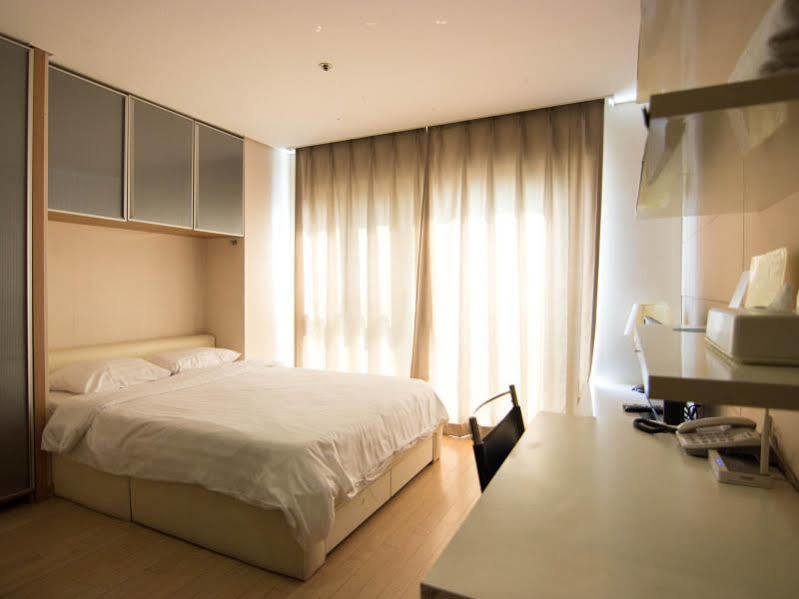 Casaville Residence Shinchon Apartment